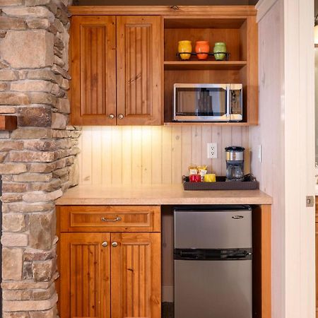 Larsmont Cottages Ту Харбърс Екстериор снимка