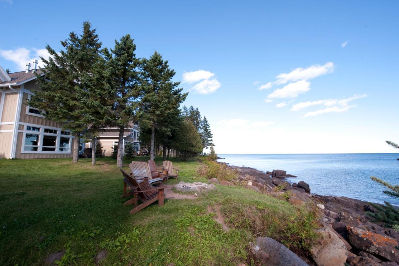 Larsmont Cottages Ту Харбърс Екстериор снимка