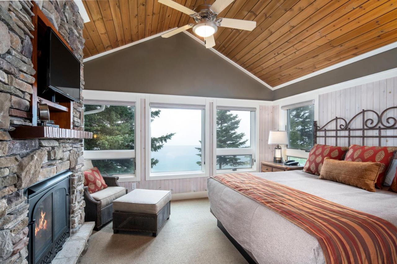 Larsmont Cottages Ту Харбърс Екстериор снимка