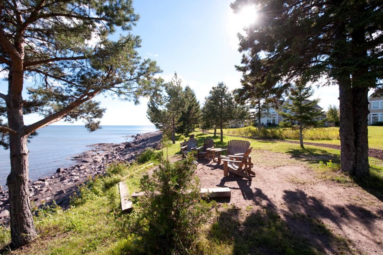 Larsmont Cottages Ту Харбърс Екстериор снимка