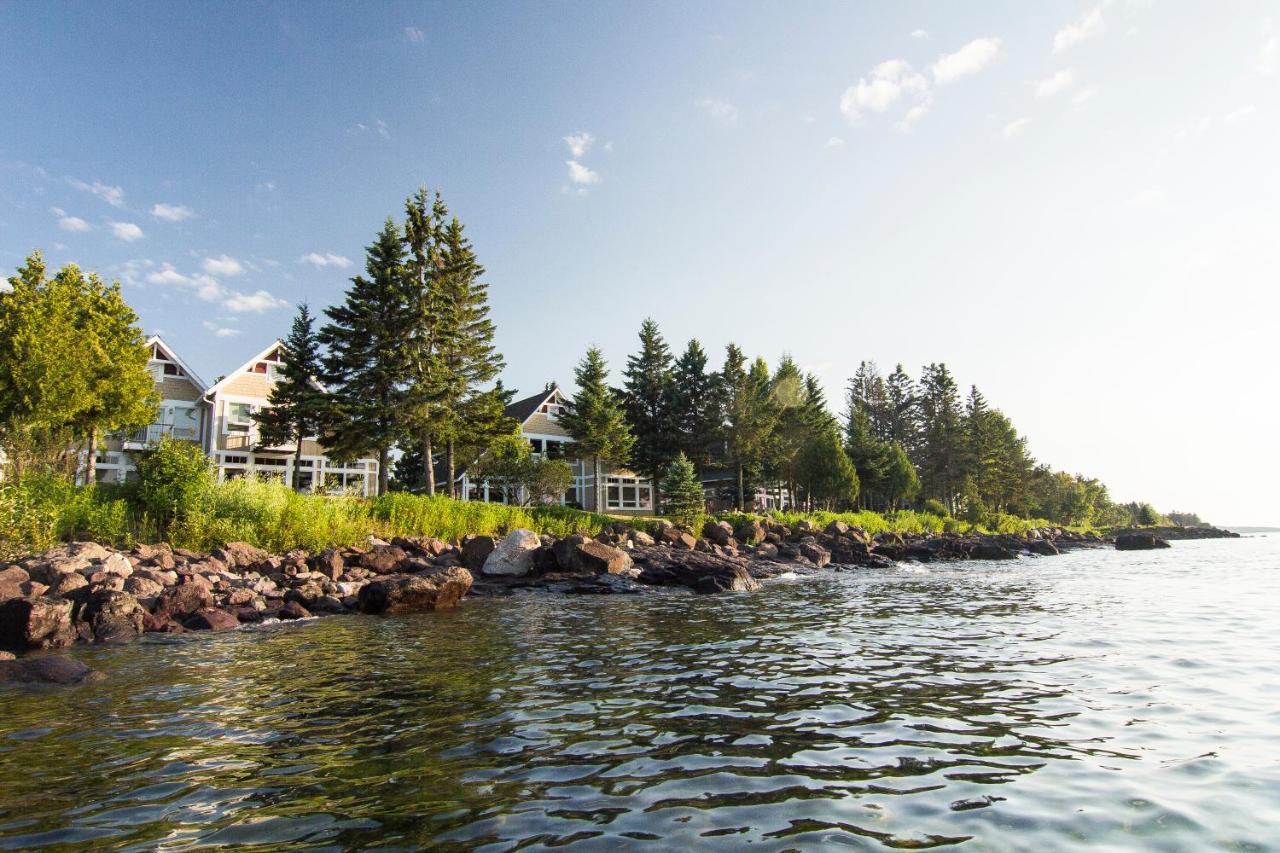 Larsmont Cottages Ту Харбърс Екстериор снимка