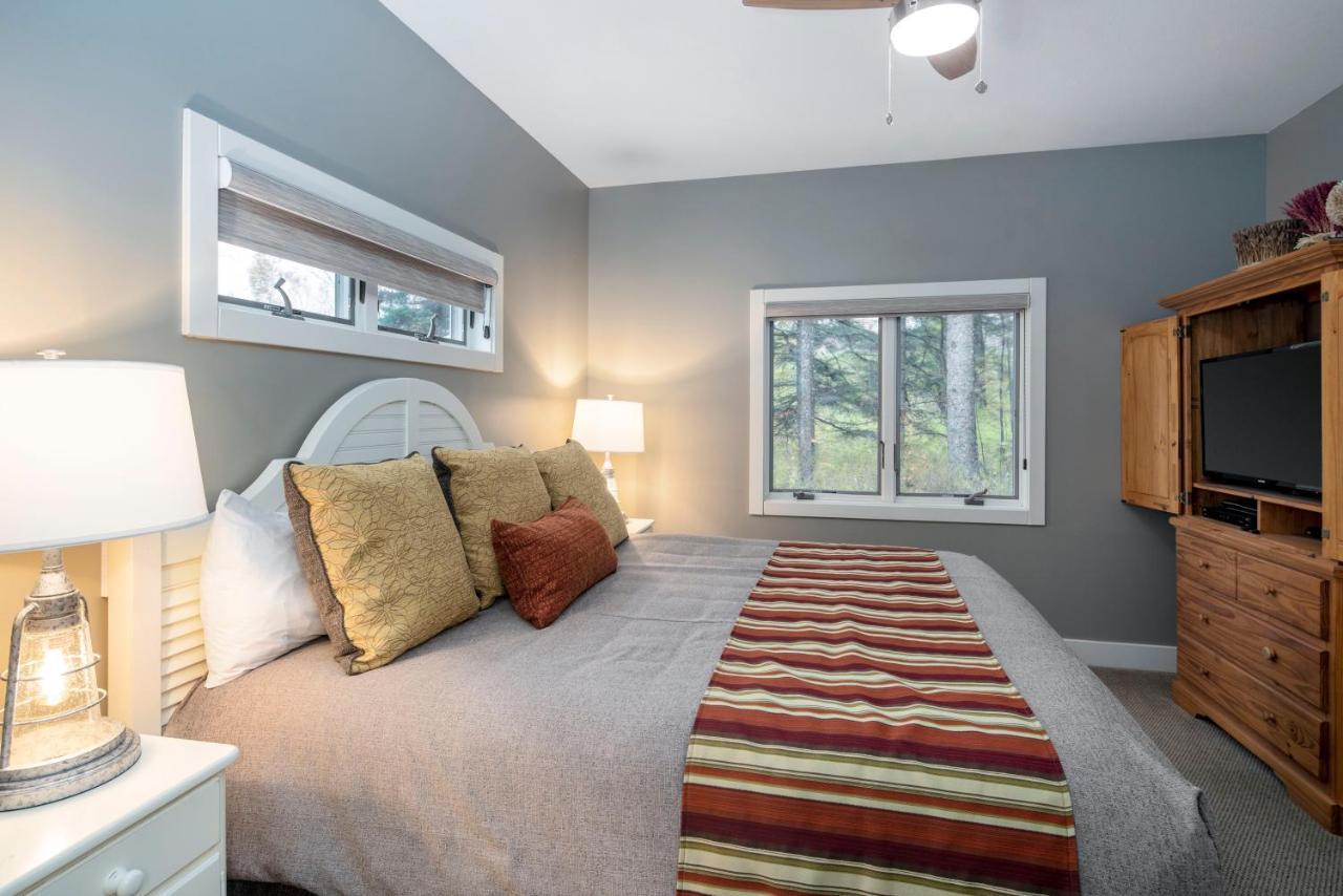 Larsmont Cottages Ту Харбърс Екстериор снимка