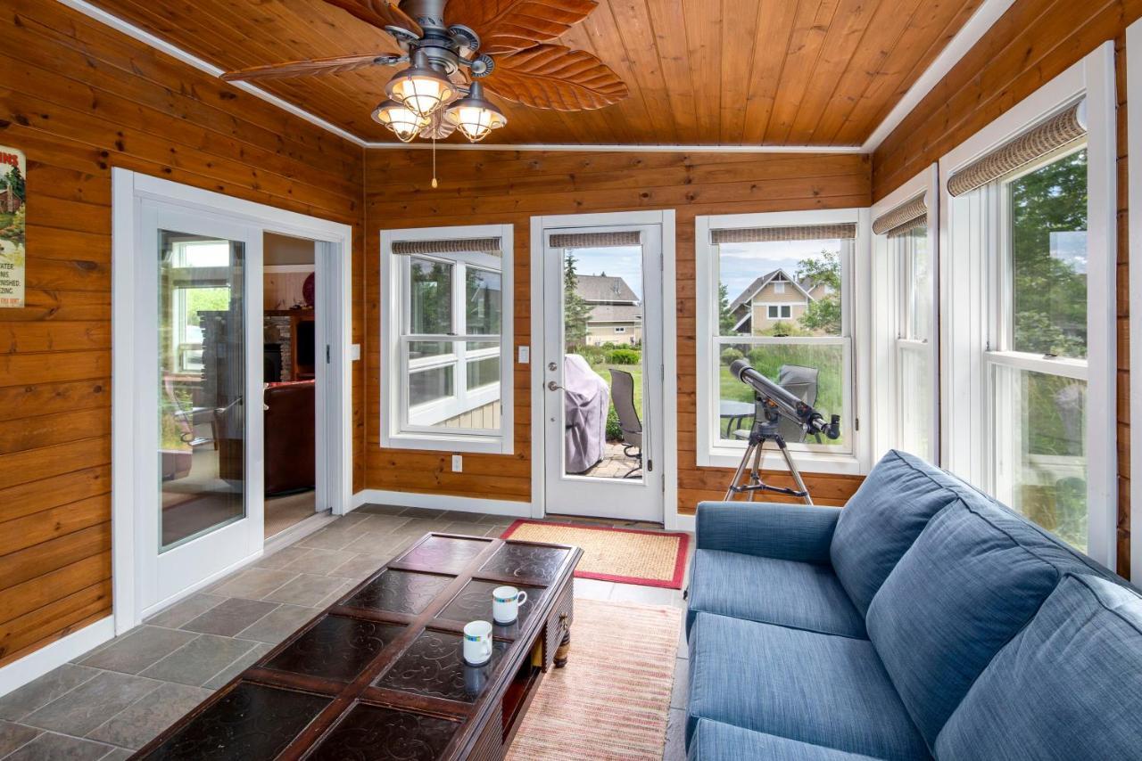 Larsmont Cottages Ту Харбърс Екстериор снимка