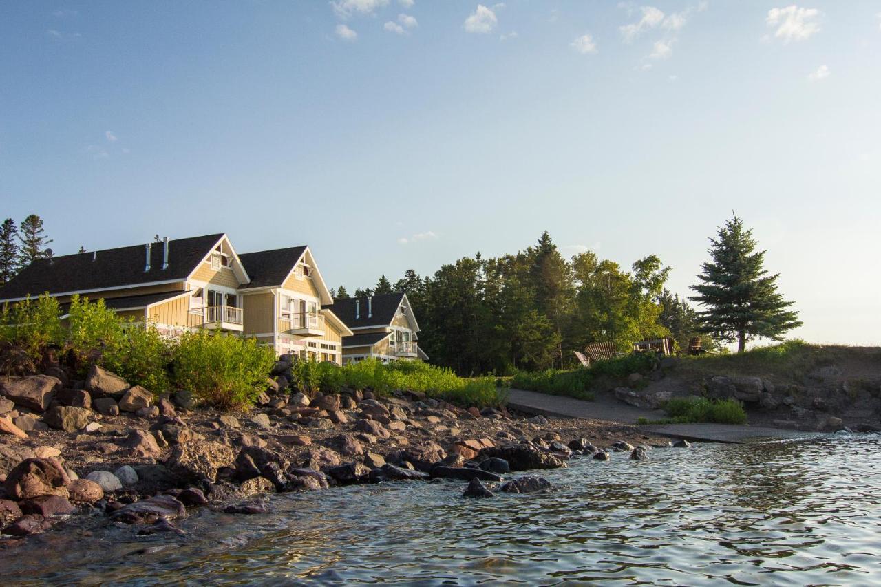 Larsmont Cottages Ту Харбърс Екстериор снимка