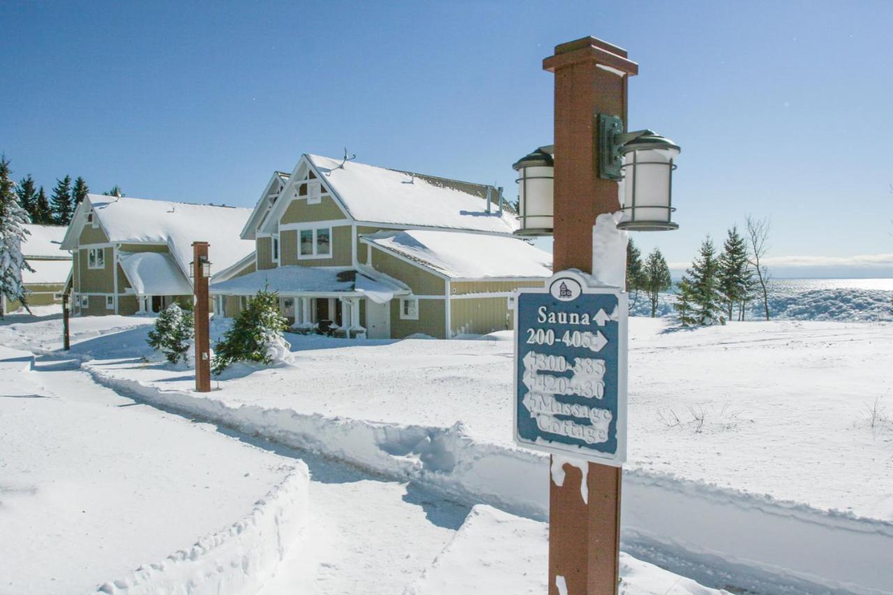 Larsmont Cottages Ту Харбърс Екстериор снимка