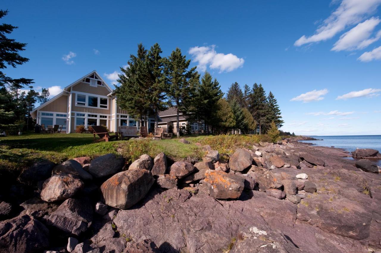 Larsmont Cottages Ту Харбърс Екстериор снимка