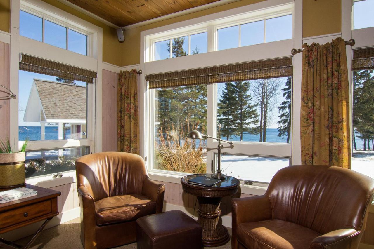 Larsmont Cottages Ту Харбърс Екстериор снимка