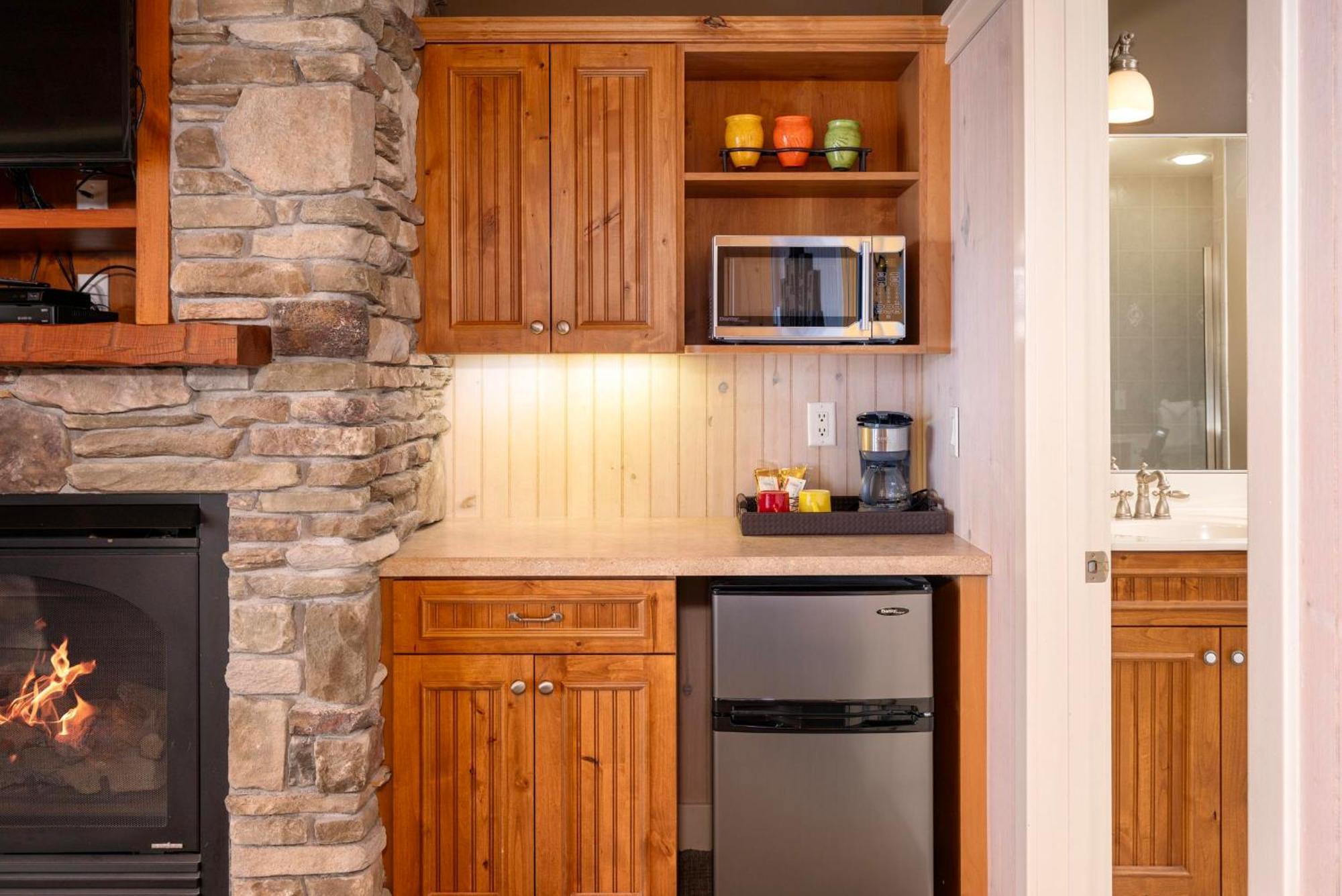 Larsmont Cottages Ту Харбърс Екстериор снимка
