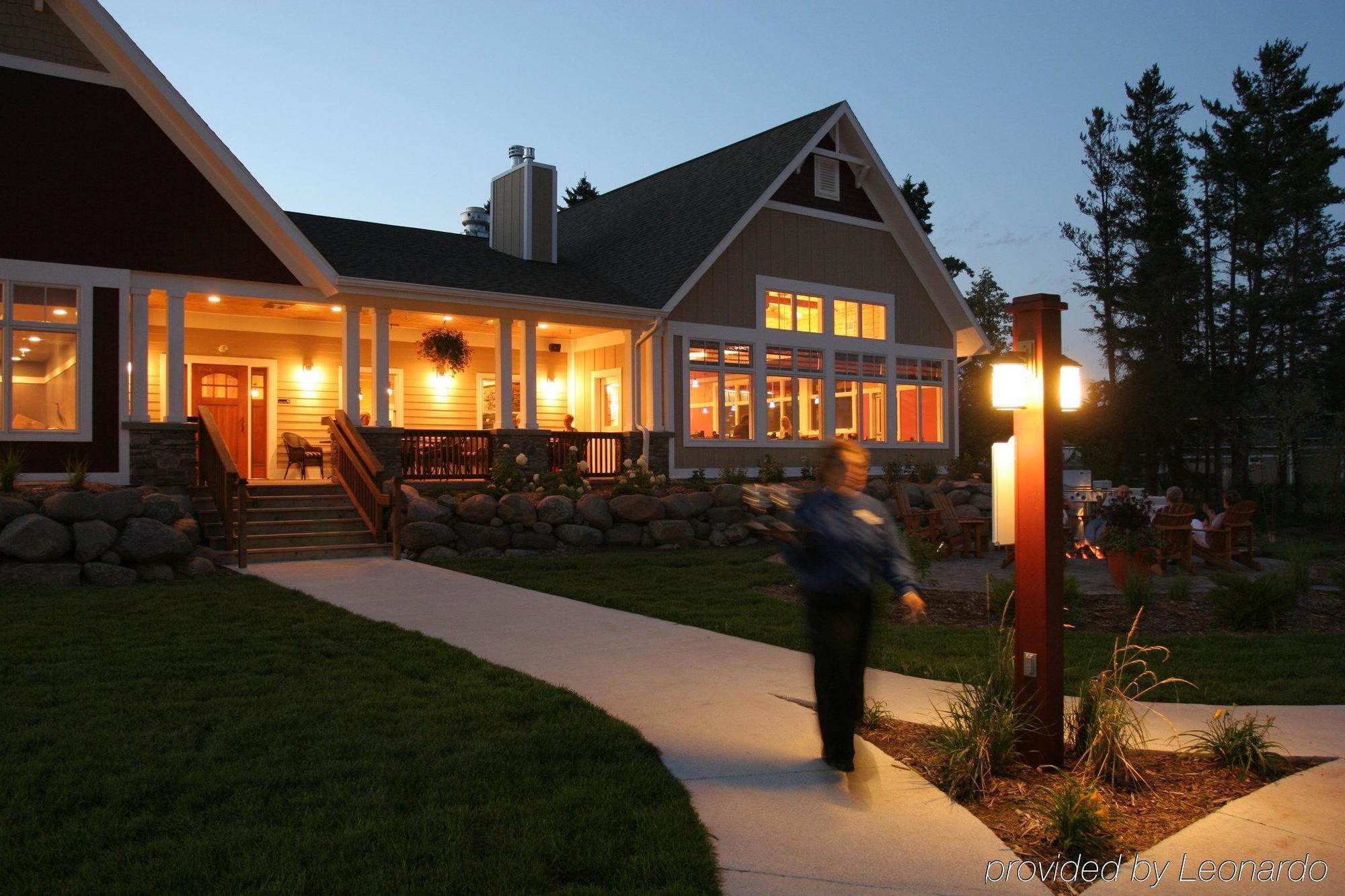 Larsmont Cottages Ту Харбърс Екстериор снимка