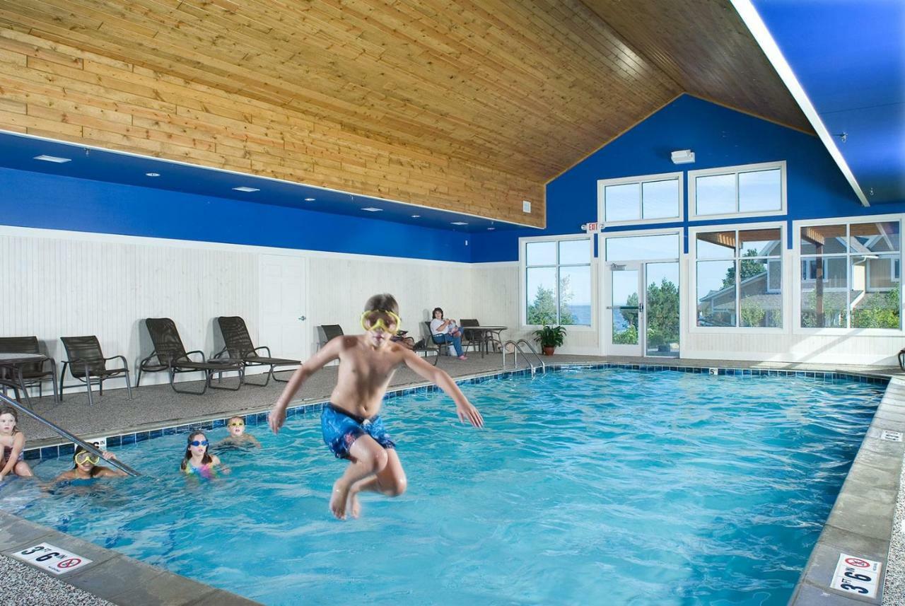 Larsmont Cottages Ту Харбърс Екстериор снимка